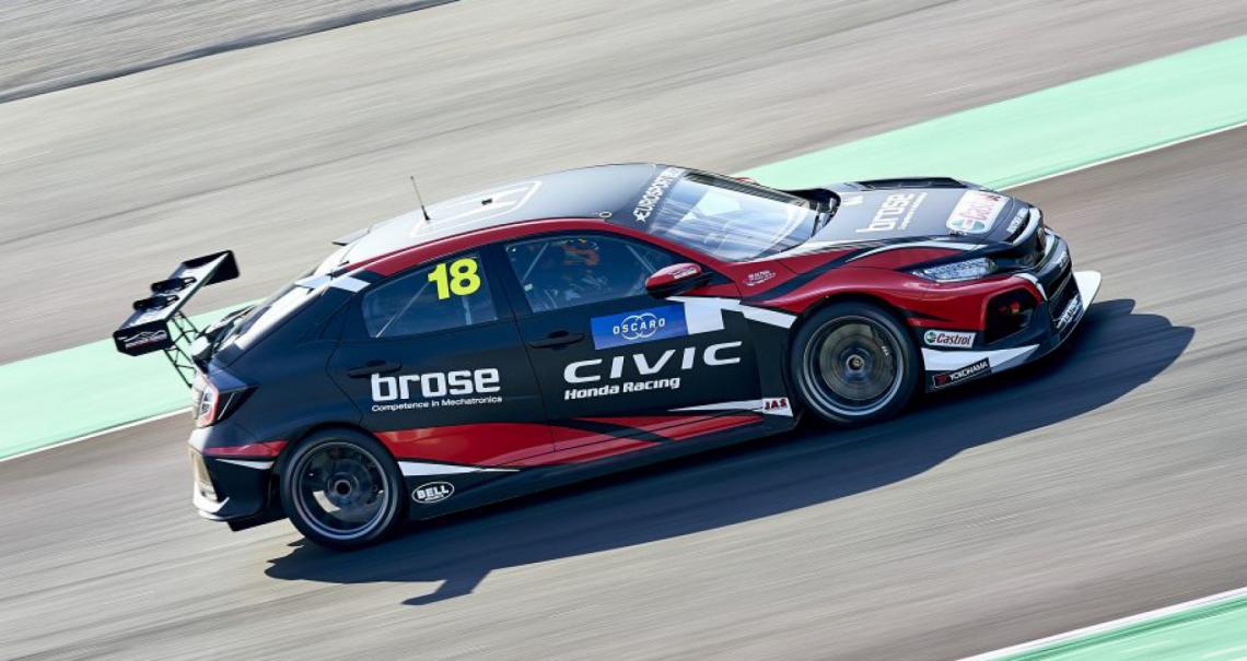Monteiro ya estuvo girando con el Civic Type R.