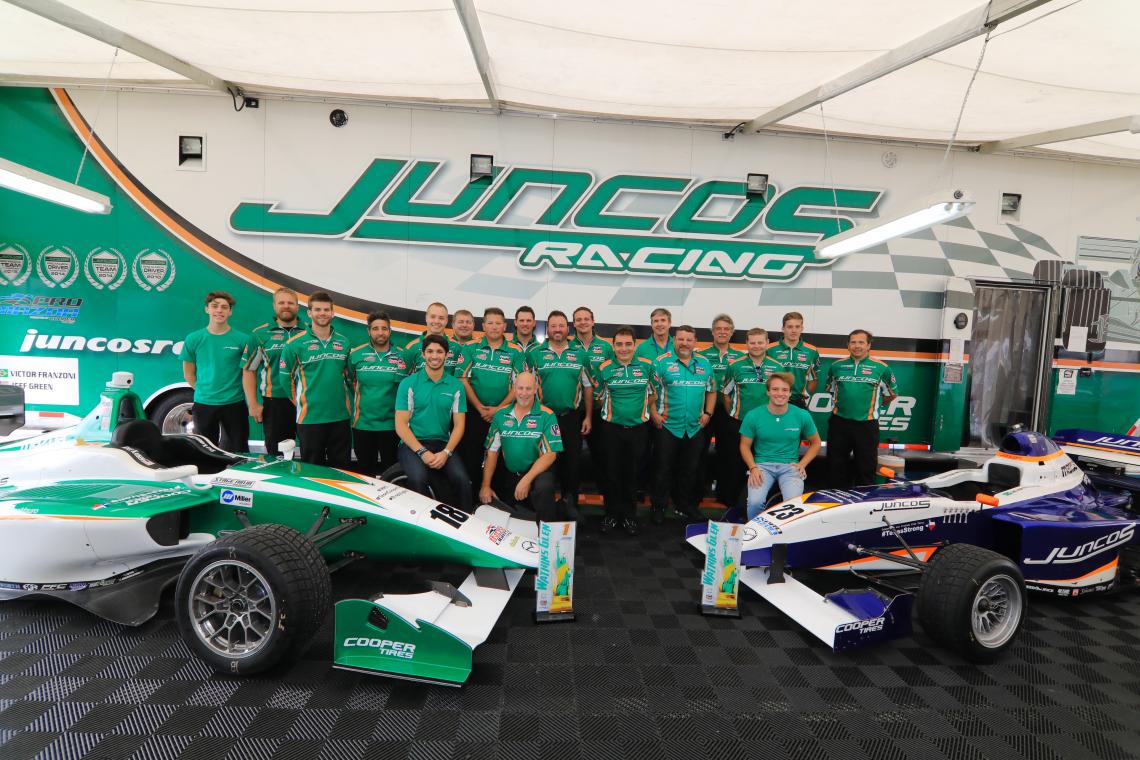 El Juncos Racing con los autos de Indy Lights y Pro Mazda.