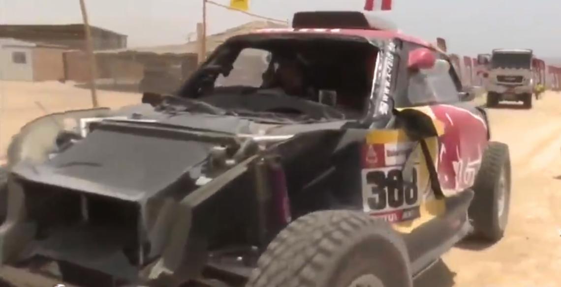 Así quedó el Mini de Despres tras su vuelco. Captura: Fox Sports.