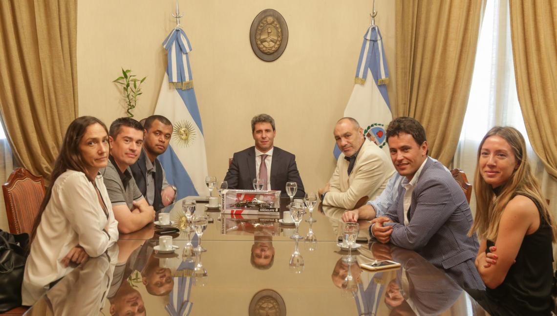 La reunión entre los emisarios del IndyCar, Orly Terranova y Sergio Uñac, gobernador sanjuanino.