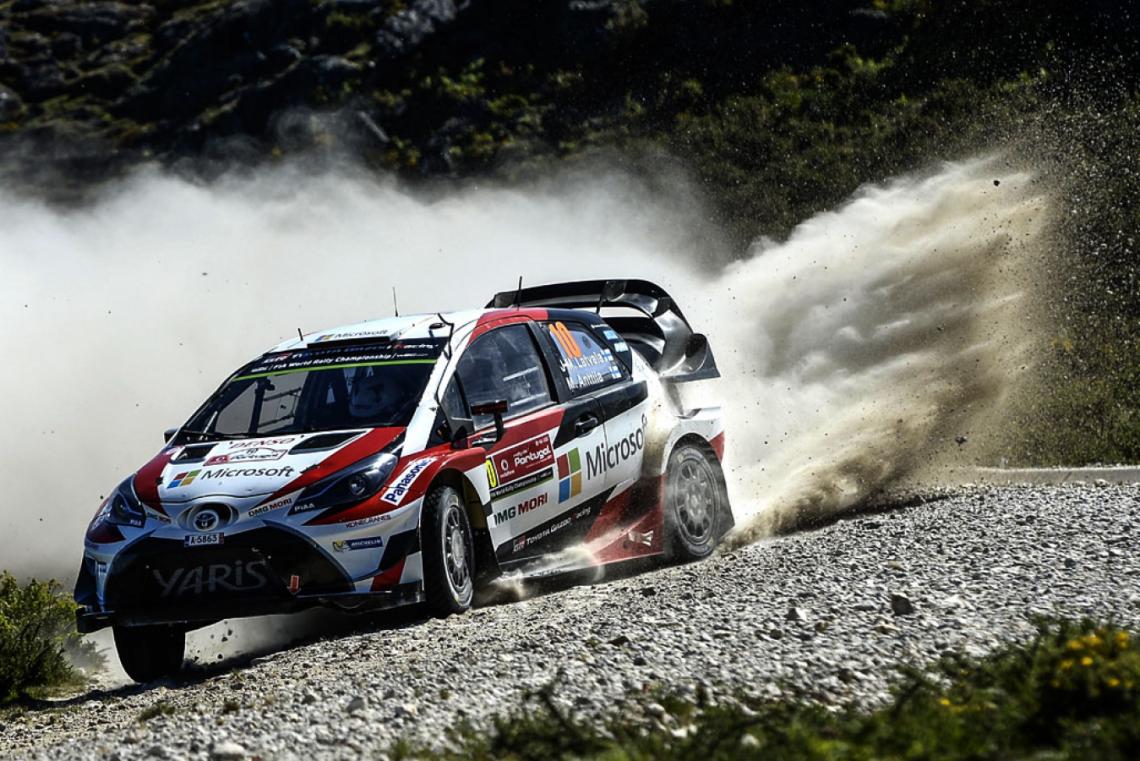 Jari-Matti Latvala a fondo con el Yaris WRC.